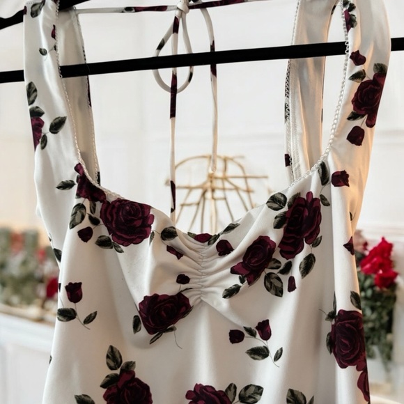 Garage Ivory Tank Top with Burgundy Floral Print with cut out in back Size Large - Picture 2 of 4